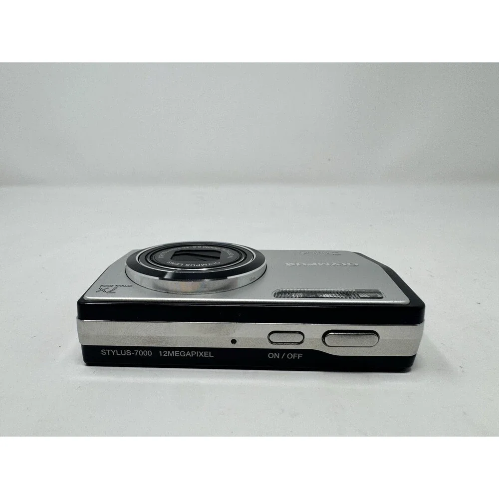 Olympus Stylus 7000 12 MP Digital Camera, 7x Optical Zoom for parts